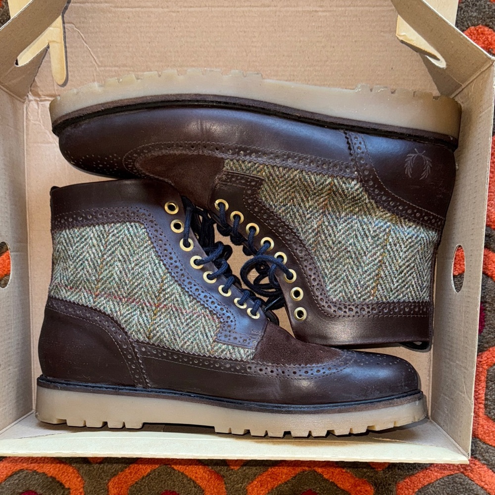 Fred Perry Harris Tweed Brown and Tan Herringbone Leather Herringbone Boots 10US
